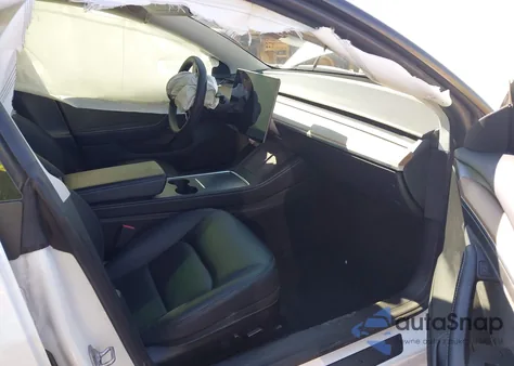 2021 Tesla Model 3 Standard Range Plus Rear-Wheel Drive from USA, damaged, VIN 5YJ3E1EA5MF986414